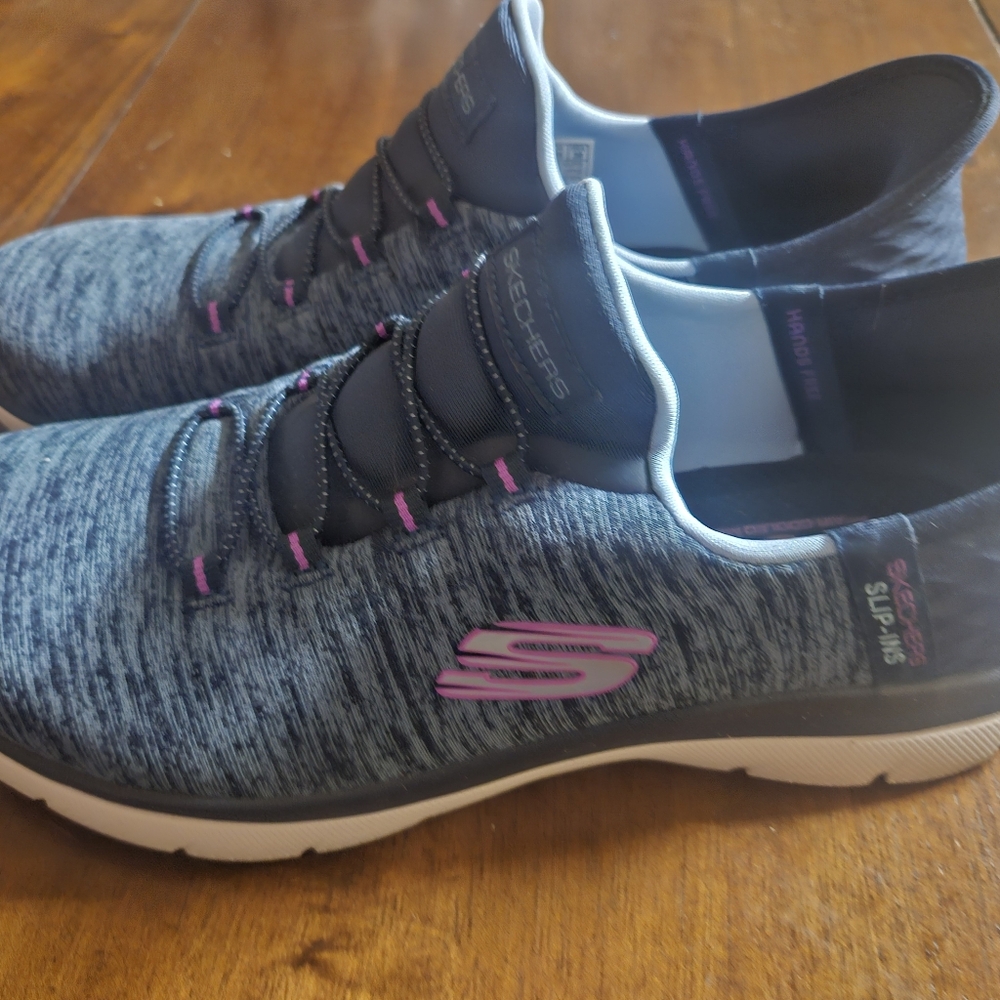 Skechers Navy Sneakers with Pink Highlights - Picture 2 of 5